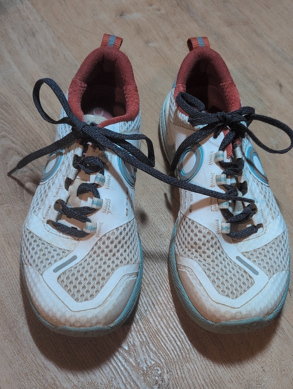 Skira Women's Pulse White Athletic Shoes